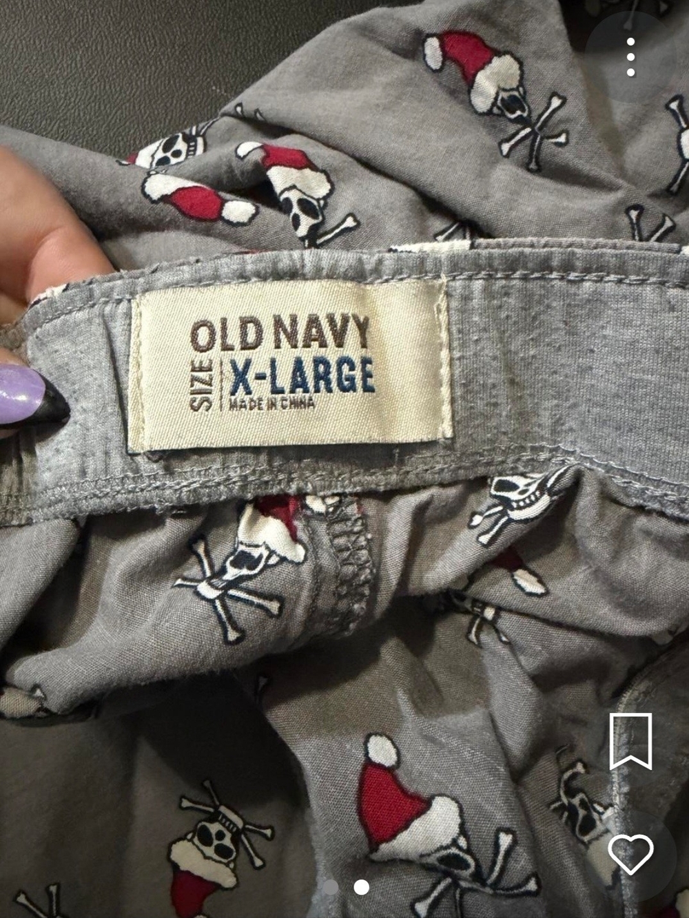 OLD NAVY Gray Holiday Skull Print pajama bottoms,in great condition,no flaws